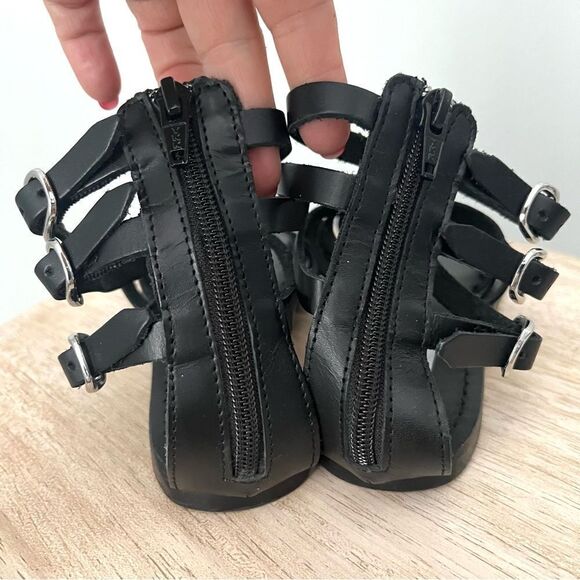 Steve Madden Yashi Gladiator Sandals in Black with Silver Buckles Sz 7, NWOB - Picture 10 of 10